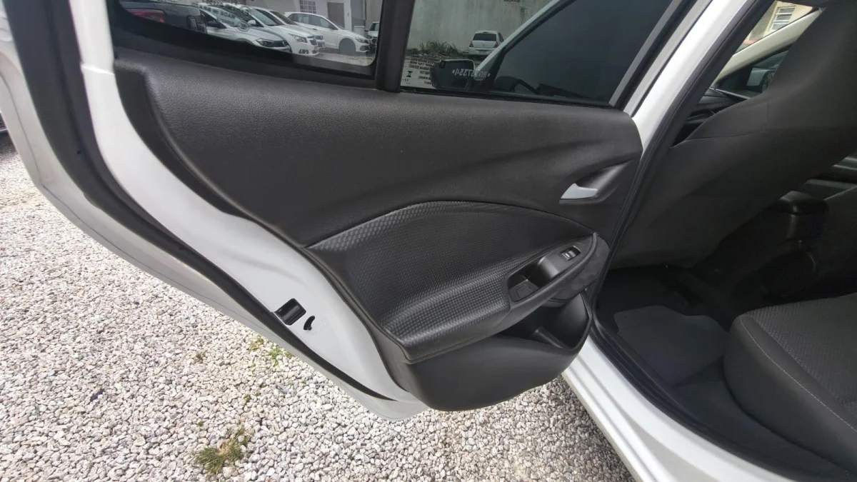 ONIX SEDAN Plus LT 1.0 12V TB Flex Aut. 2023 - Imagem 9