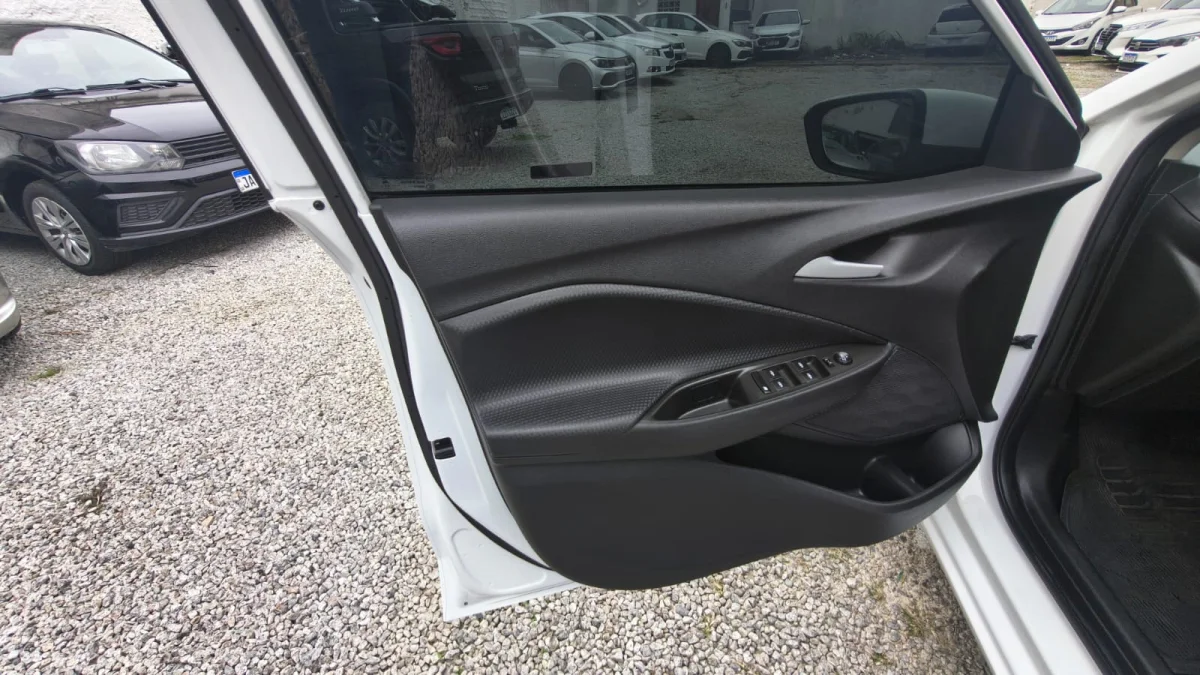 ONIX SEDAN Plus LT 1.0 12V TB Flex Aut. 2023 - Imagem 13