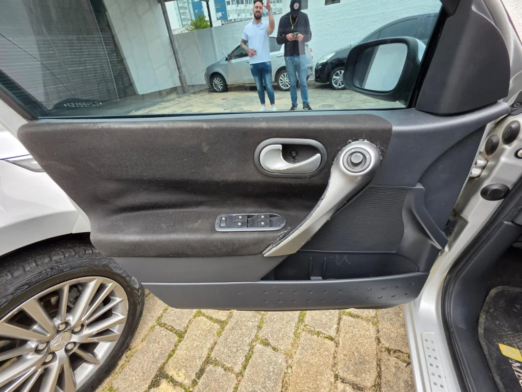 Megane Sedan Dynamique 1.6 Completo Manual 2011 - Imagem 12
