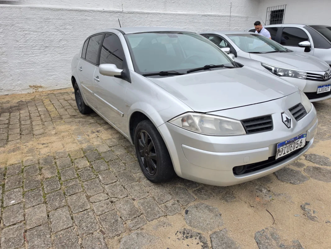 Megane Sedan Dynamique 1.6 Completo Manual 2011