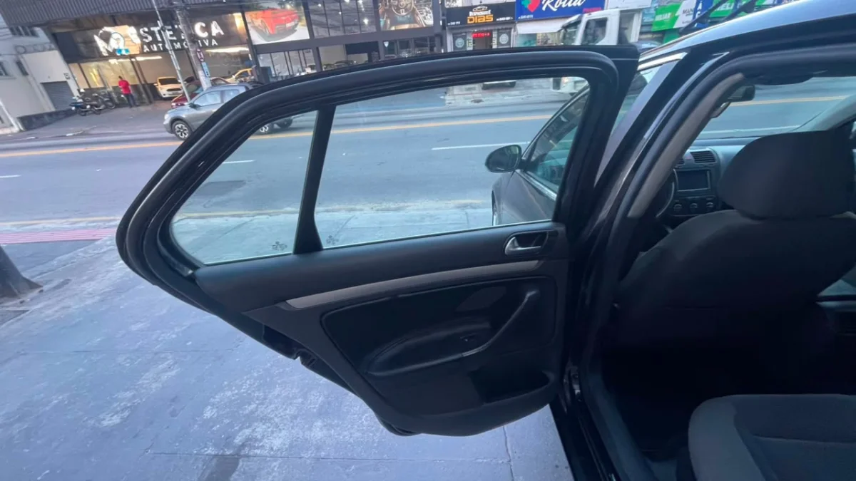 Jetta 2.5 Tiptronic Completo 2009 - Imagem 13