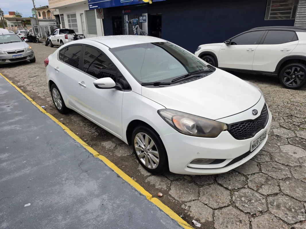 Cerato 1.6 Completo AUTOMÁTICO 2014