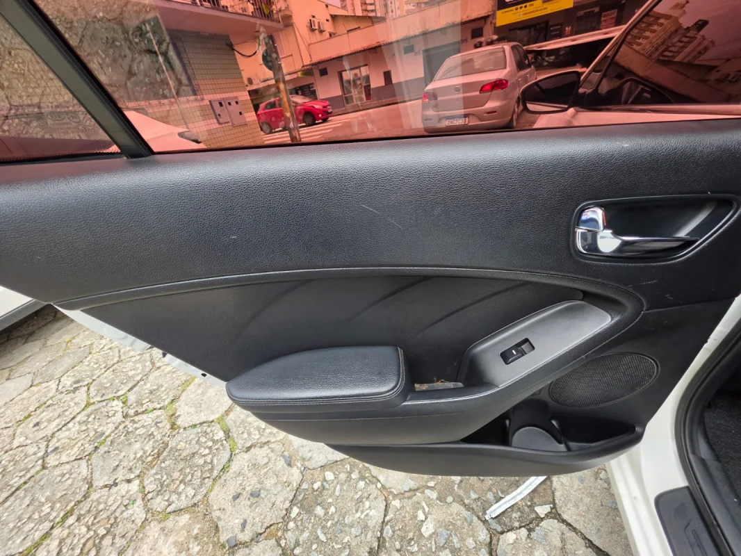 Cerato 1.6 Completo AUTOMÁTICO 2014 - Imagem 12
