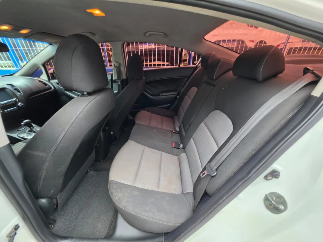 Cerato 1.6 Completo AUTOMÁTICO 2014 - Imagem 8