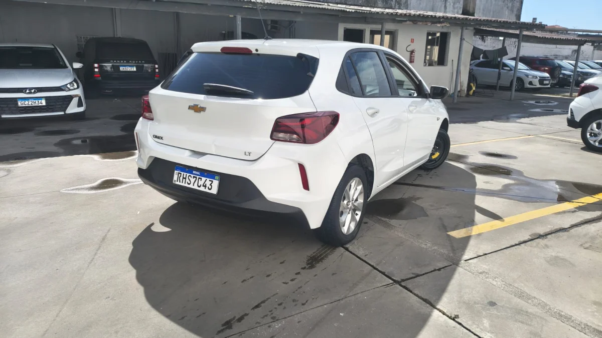 Onix Hatch LT2 1.0 Completo 2022 - Imagem 3