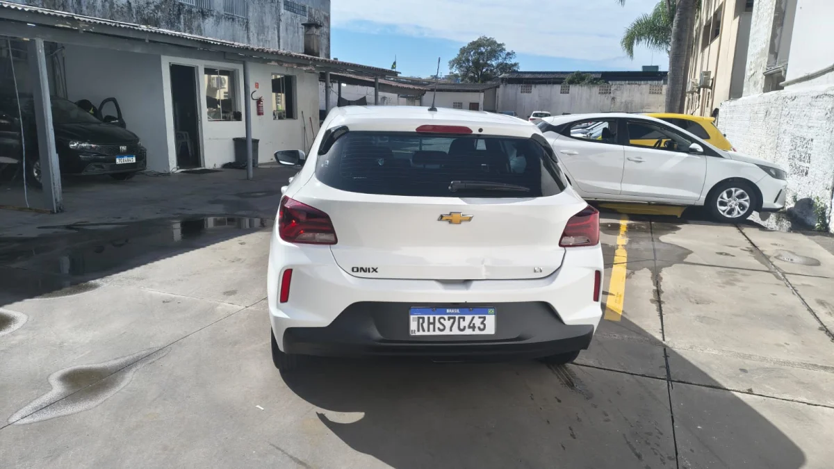Onix Hatch LT2 1.0 Completo 2022 - Imagem 6
