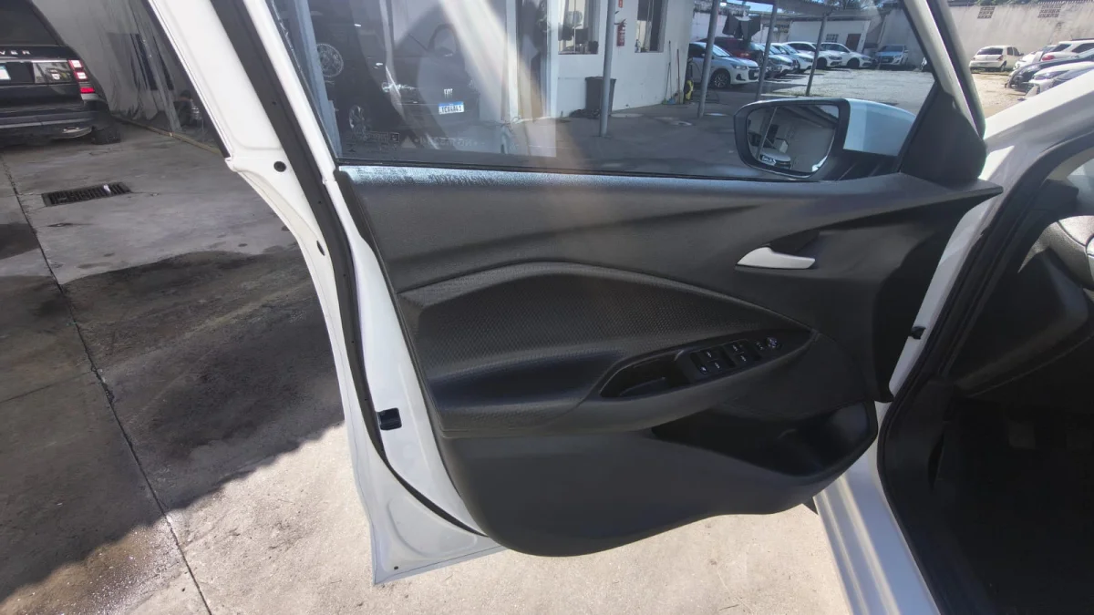 Onix Hatch LT2 1.0 Completo 2022 - Imagem 17
