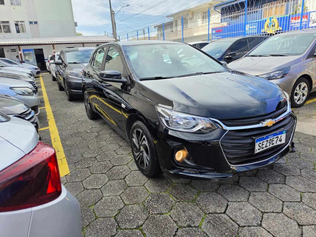 Onix Hatch LT2 1.0 Completo 2024