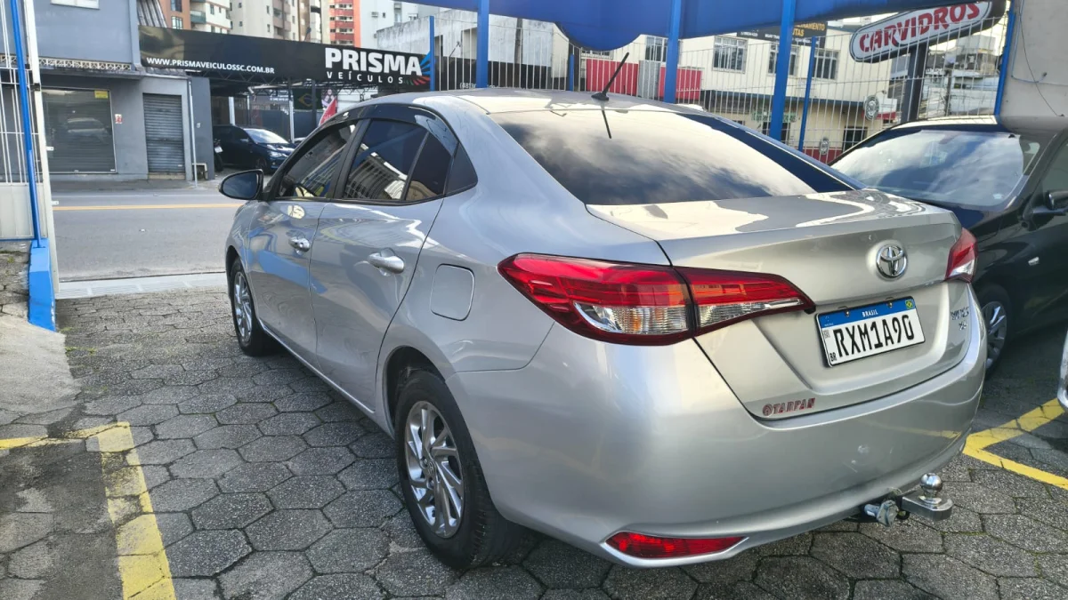 YARIS XS Sedan 1.5 Flex 16V 4p Aut.2023 - Imagem 3