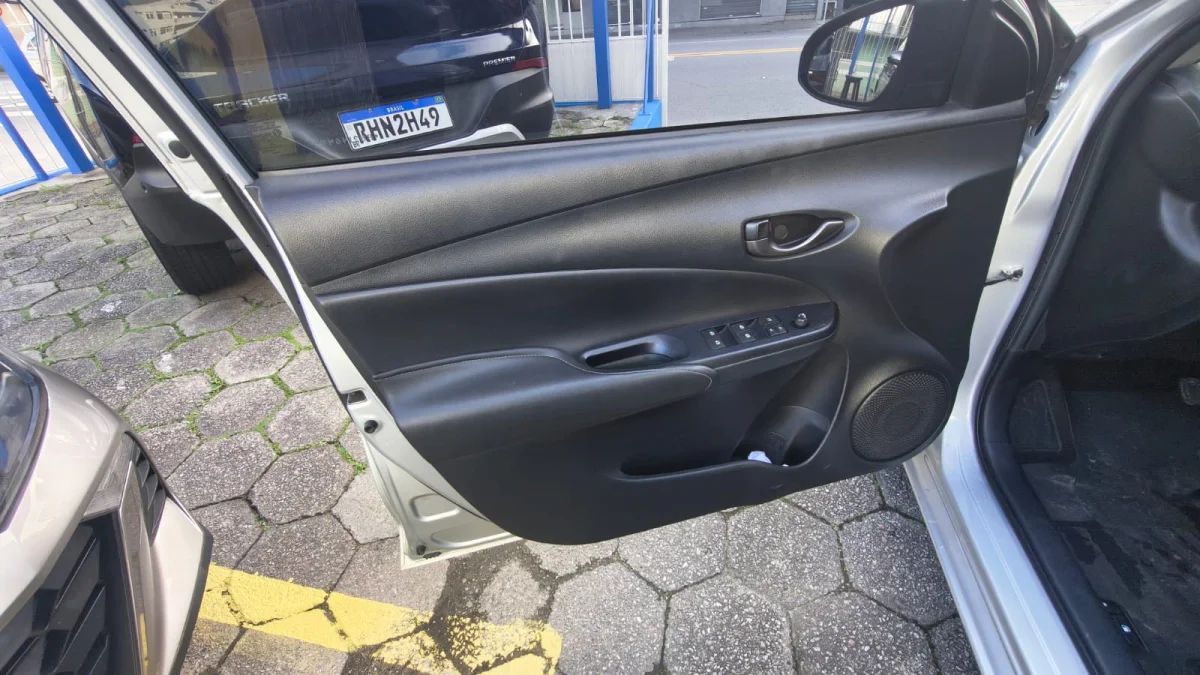 YARIS XS Sedan 1.5 Flex 16V 4p Aut.2023 - Imagem 12