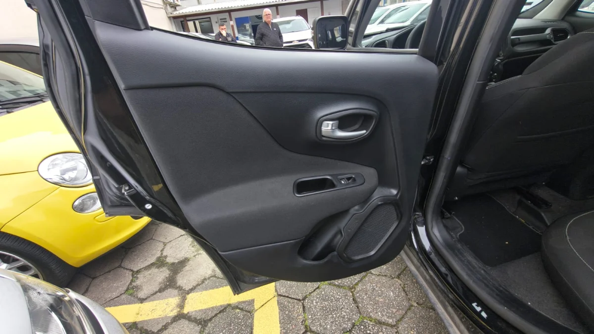Renegade Sport T270 1.3 TB 4x2 Flex Aut. - Imagem 13
