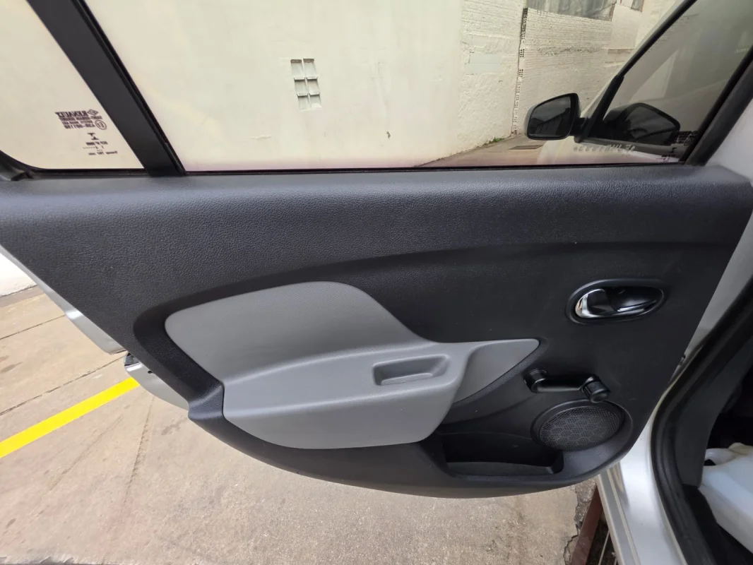LOGAN Expression Hi-Flex 1.6 8V 4p 2015 - Imagem 5
