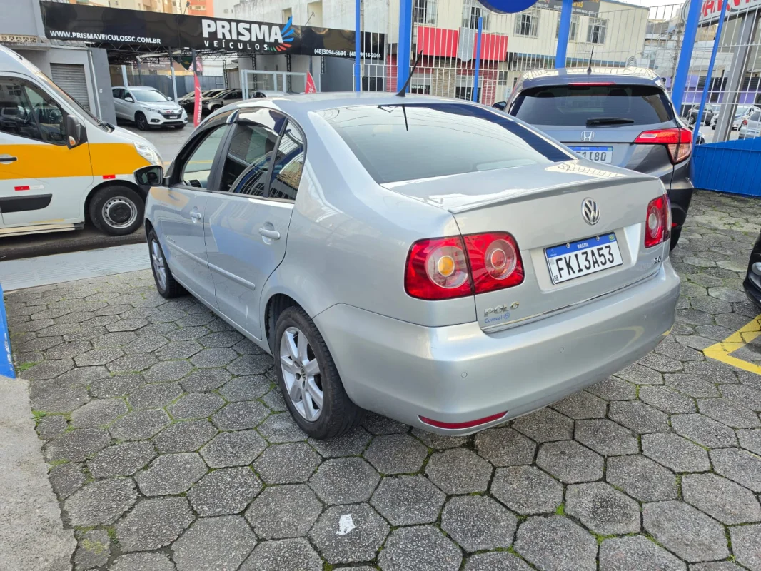 Polo sedan Comfort 2.0 Completo Manual GNV 2013 - Imagem 3