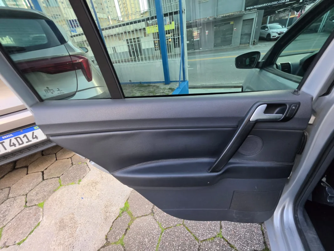 Polo sedan Comfort 2.0 Completo Manual GNV 2013 - Imagem 15