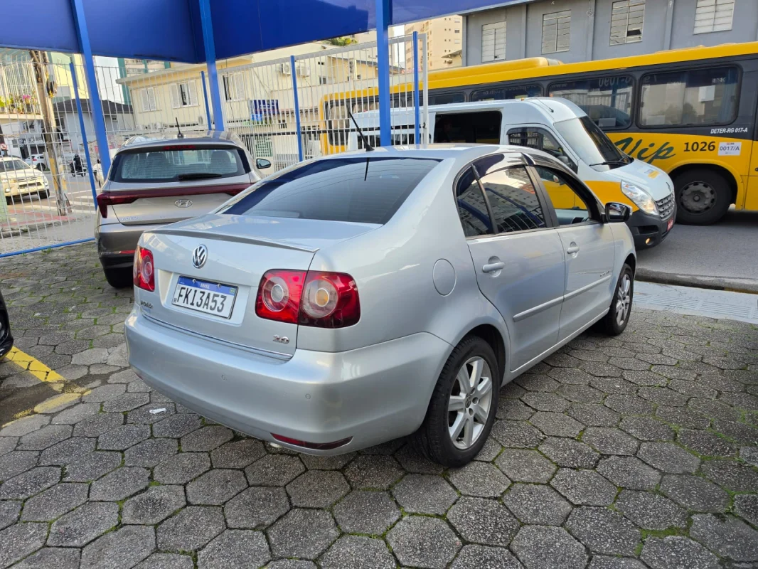 Polo sedan Comfort 2.0 Completo Manual GNV 2013 - Imagem 3