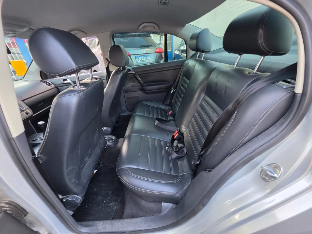 Polo sedan Comfort 2.0 Completo Manual GNV 2013 - Imagem 8