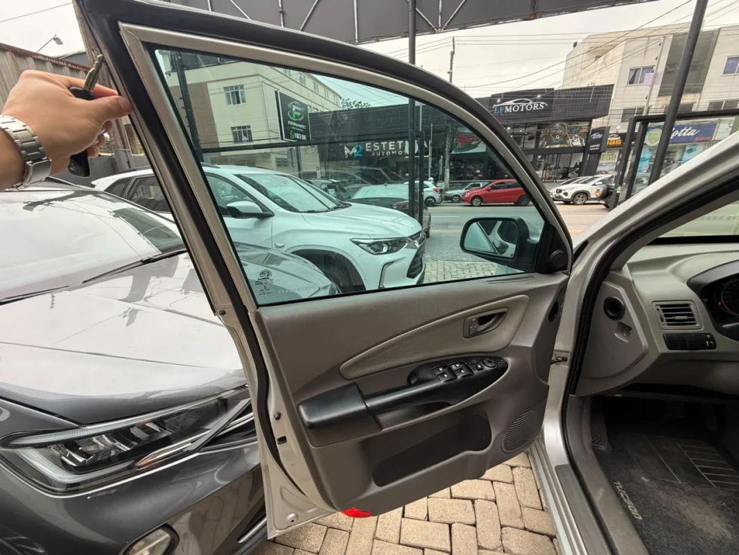 Tucson 2.0 Completo AUTOMÁTICO 2015 - Imagem 12