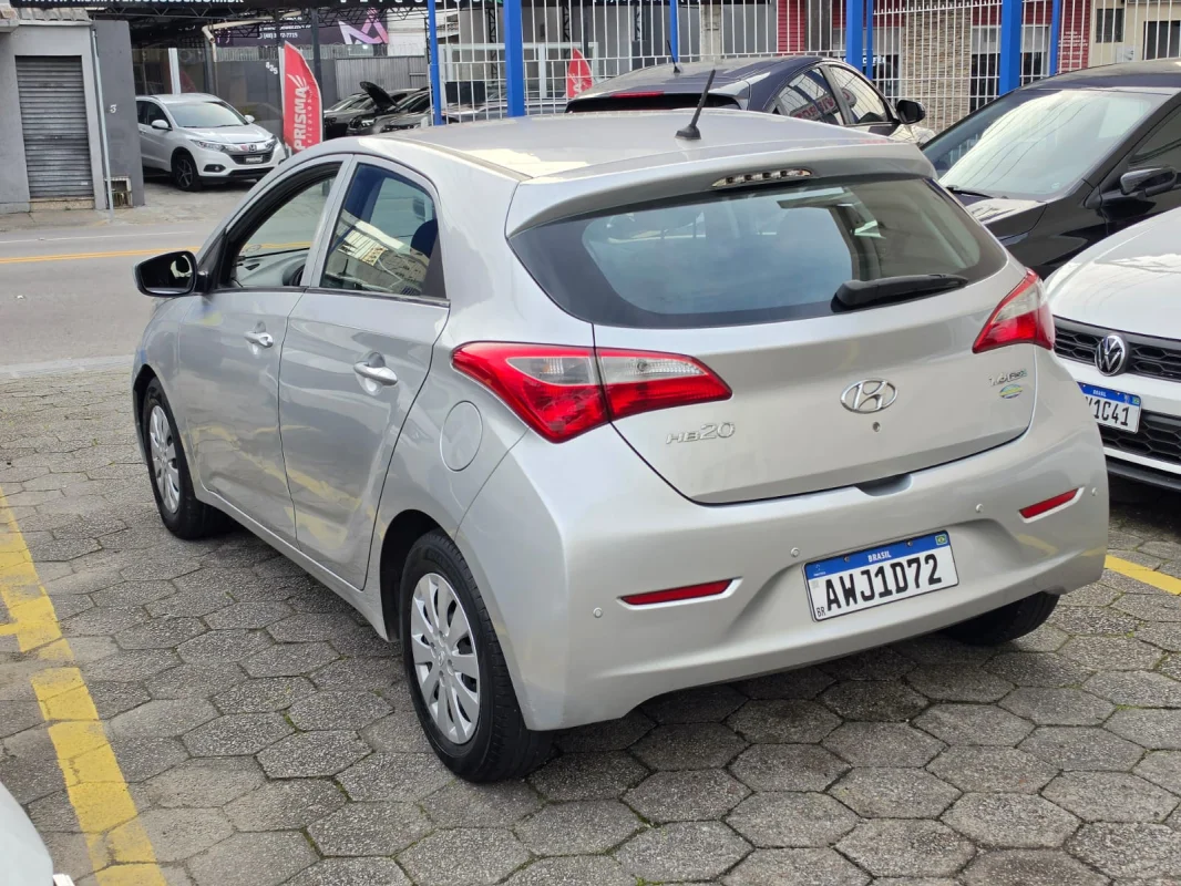 HB20 1.6 Completo Manual 2013 - Imagem 4