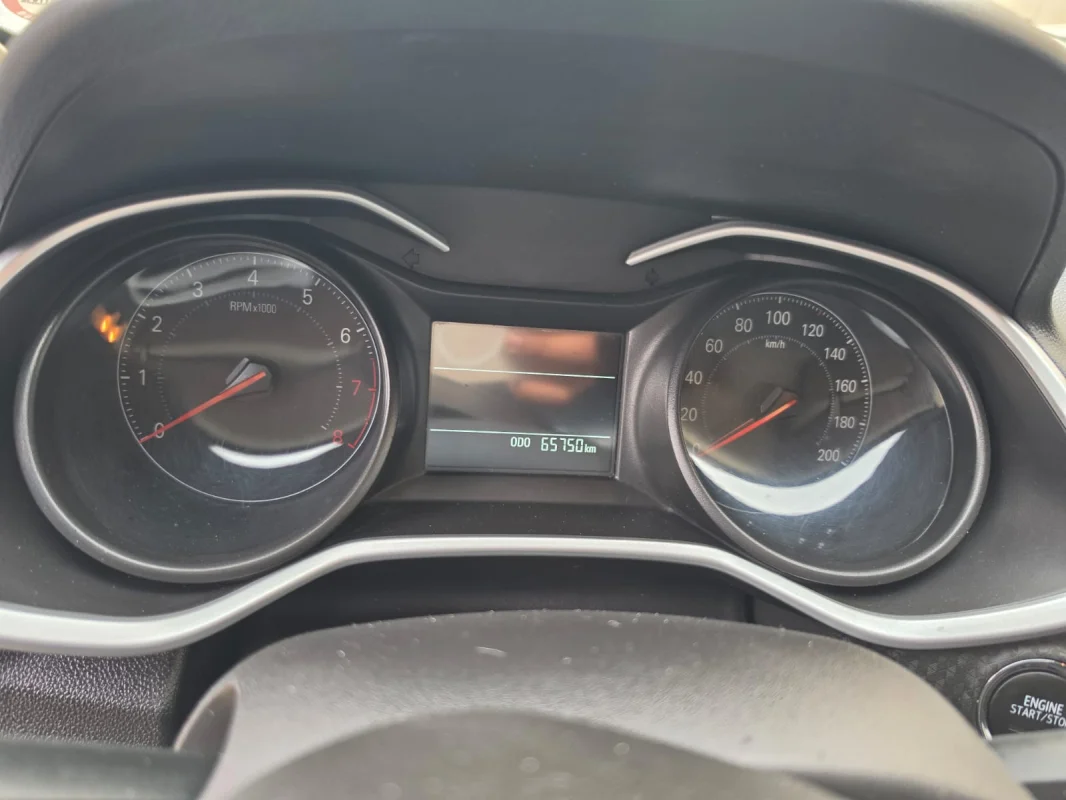 Onix Hatch LT 1.0 Completo 2022 - Imagem 5