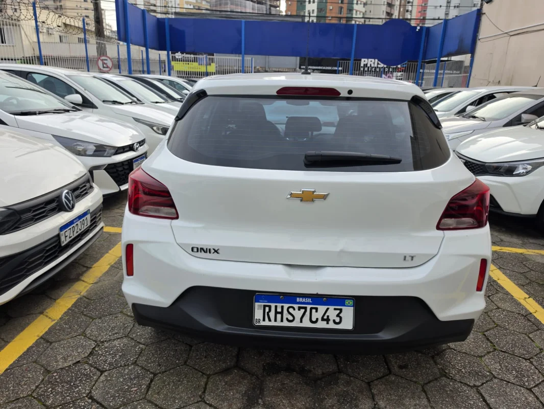 Onix Hatch LT 1.0 Completo 2022 - Imagem 7