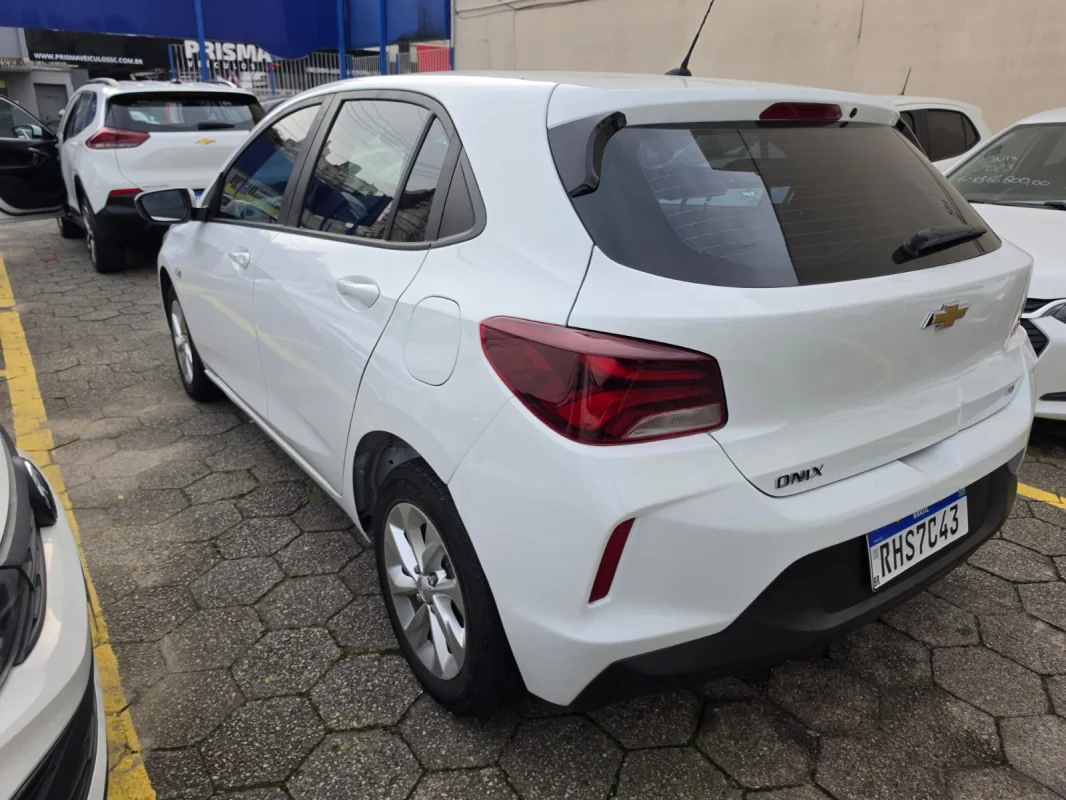 Onix Hatch LT 1.0 Completo 2022 - Imagem 16