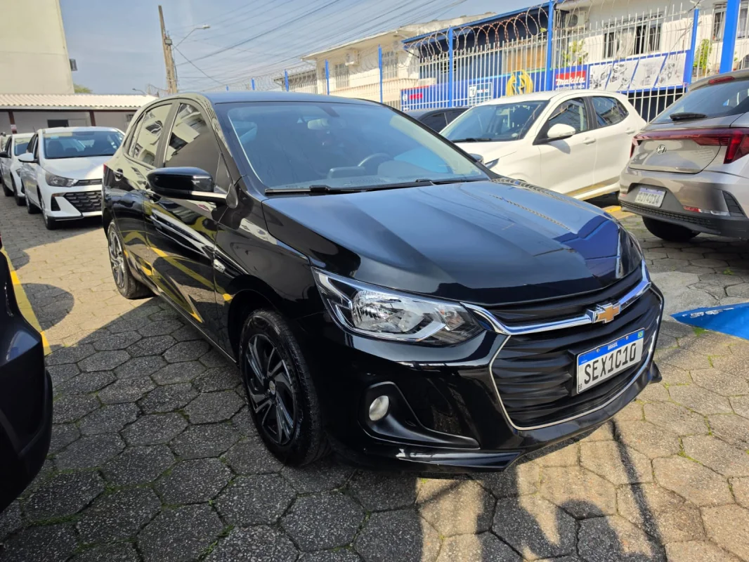 Onix Hatch 1.0 LT Completo 2024