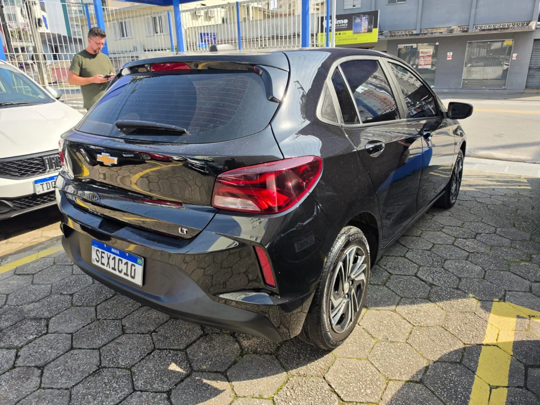 Onix Hatch 1.0 LT Completo 2024 - Imagem 4