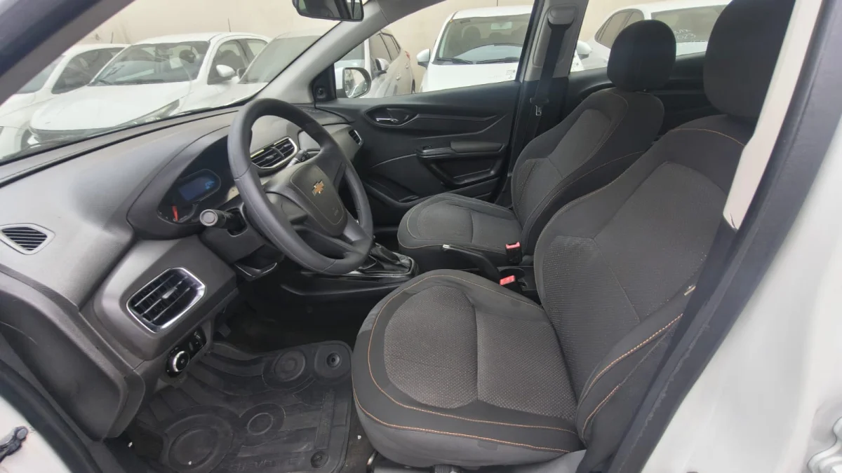 Onix Hatch 1.4 LT… Ano 2013 - Imagem 9