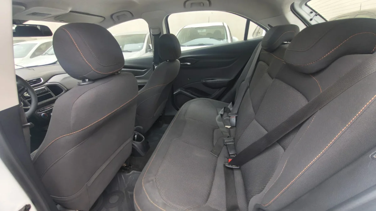 Onix Hatch 1.4 LT… Ano 2013 - Imagem 8