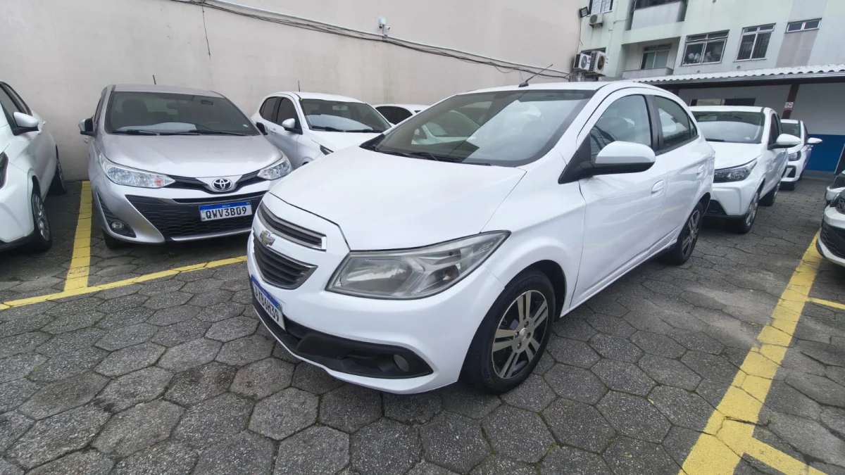 Onix Hatch 1.4 LT… Ano 2013 - Imagem 3