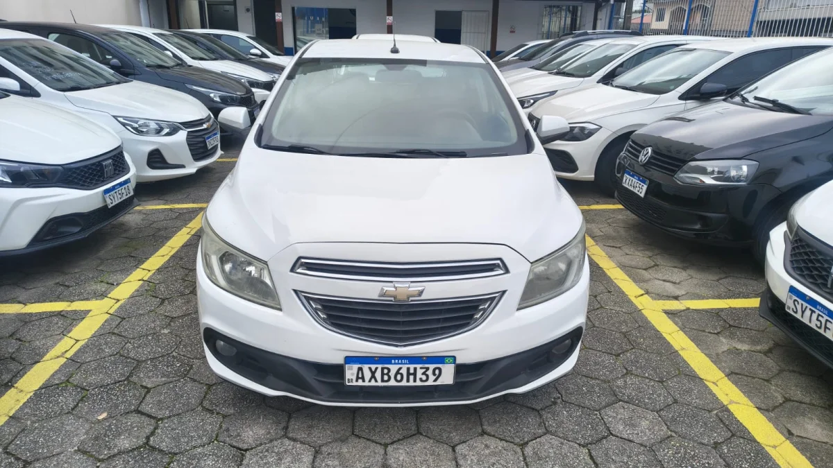 Onix Hatch 1.4 LT… Ano 2013 - Imagem 2