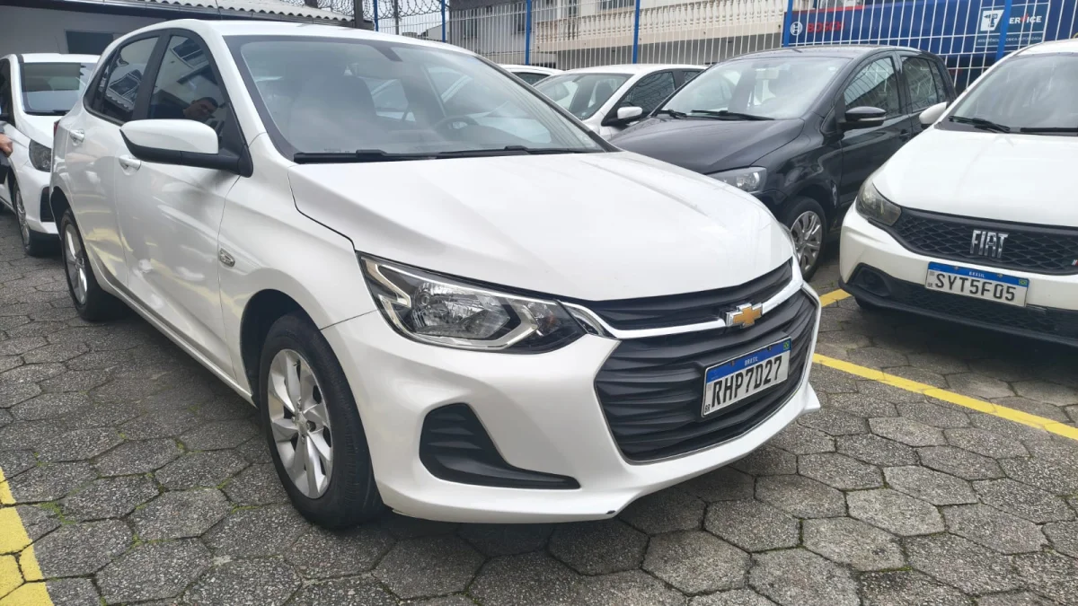 Onix Hatch LT2 1.0 Completo 2022