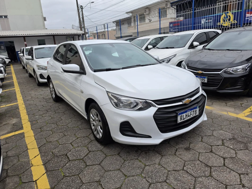 ONIX HATCH LT1 1.0 12V Flex 5p Mec 2021