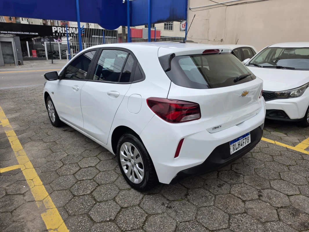 ONIX HATCH LT1 1.0 12V Flex 5p Mec 2021 - Imagem 3
