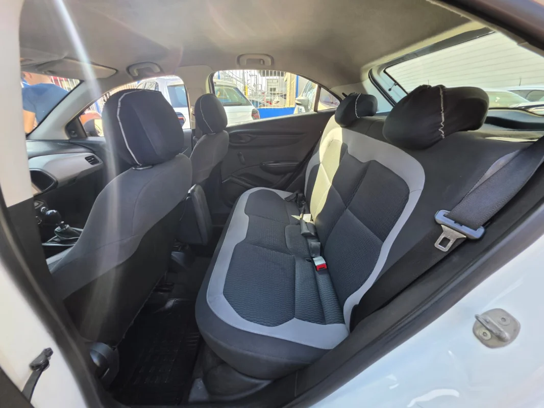 Onix LT 1.0 Completo Manual 2016 - Imagem 6