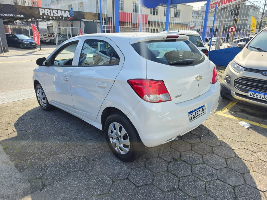 Onix LT 1.0 Completo Manual 2016 - Imagem 3
