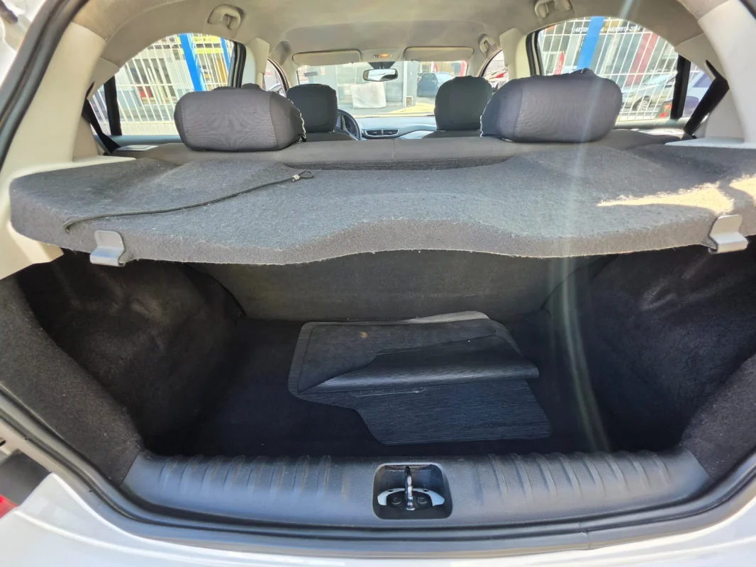 Onix LT 1.0 Completo Manual 2016 - Imagem 8