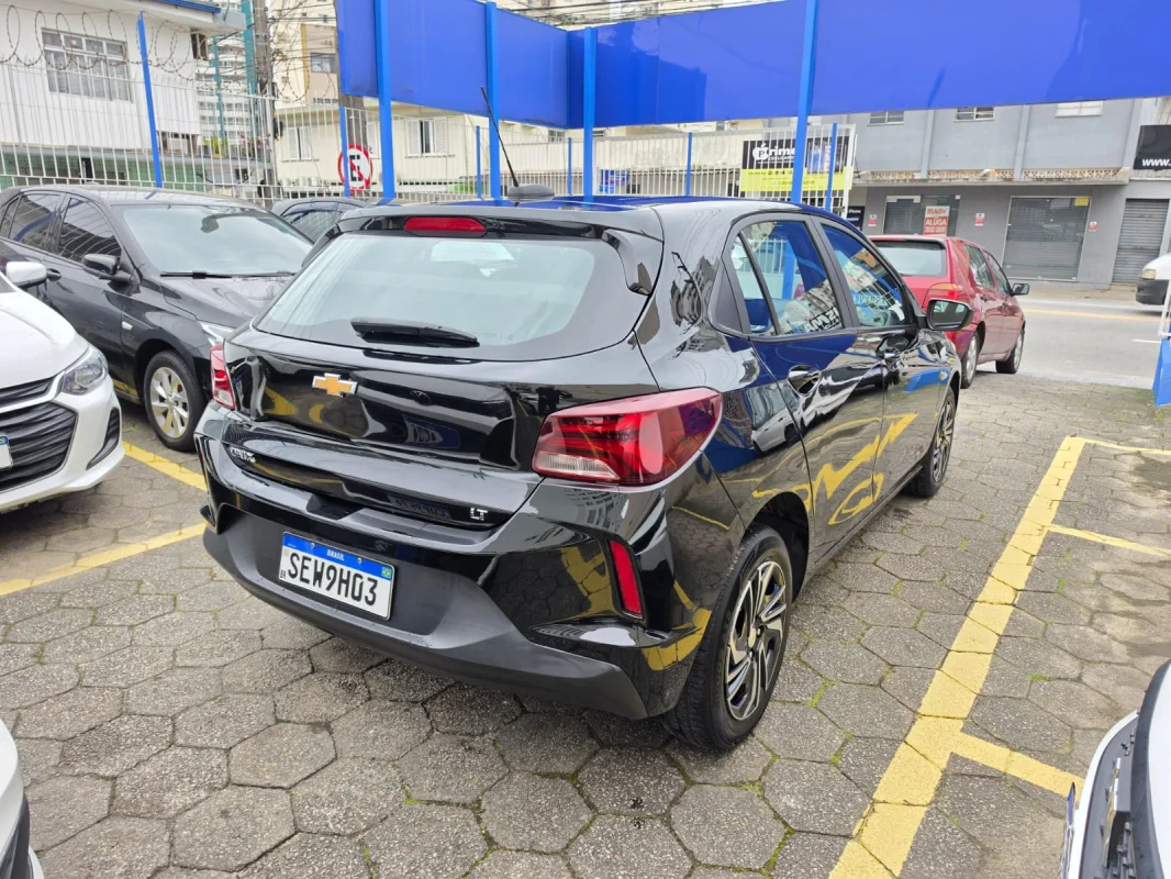Onix Hatch 1.0 LT Completo 2024 - Imagem 3