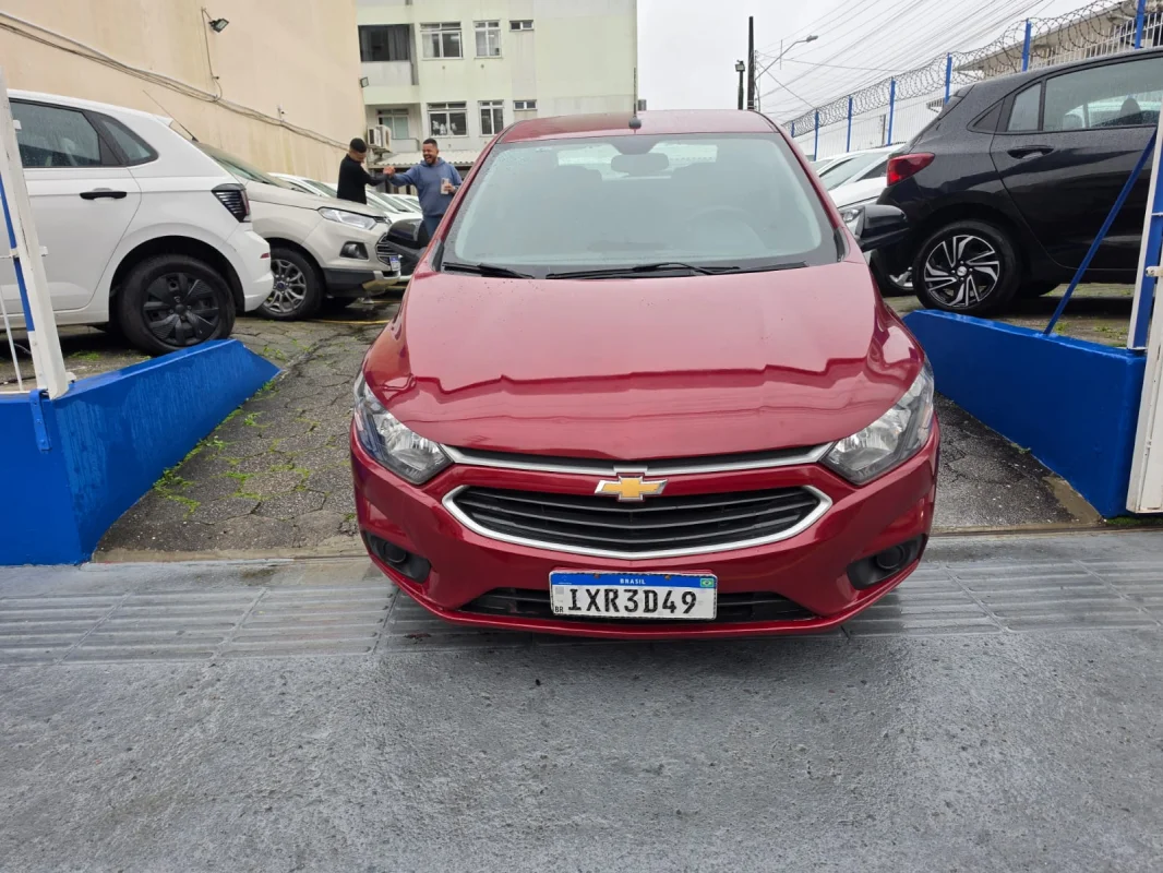 Onix Hatch LT 1.4 Completo Manual 2017 - Imagem 2