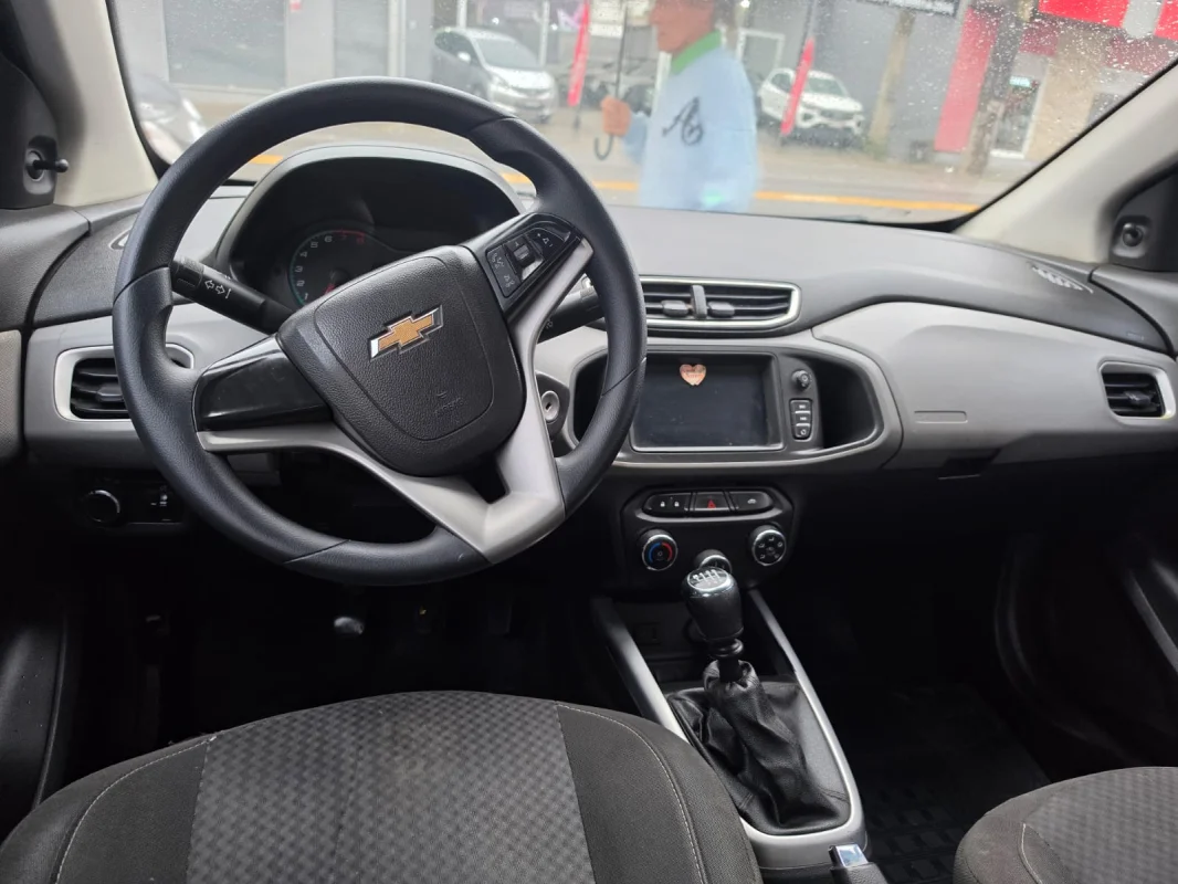Onix Hatch LT 1.4 Completo Manual 2017 - Imagem 5