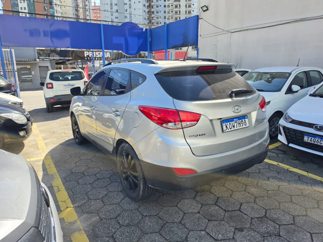 ix35 GLS 2.0 16V 2WD Flex Automática 2012 - Imagem 2