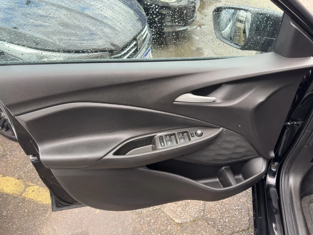 ONIX SEDAN Plus LT 1.0 12V Flex 2022 - Imagem 14