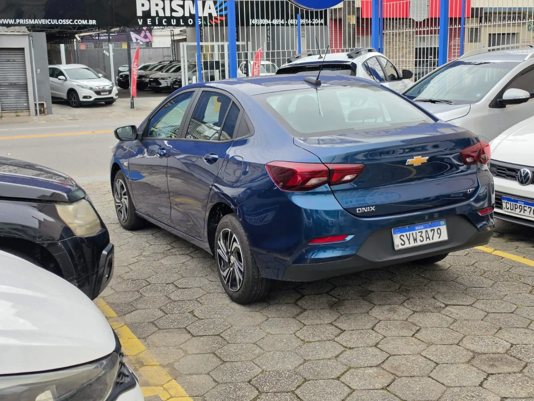 ONIX SEDAN Plus LT 1.0 Mecânico 2025 - Imagem 4
