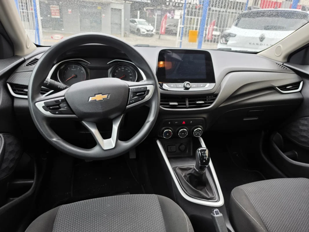 ONIX SEDAN Plus LT 1.0 Mecânico 2025 - Imagem 5