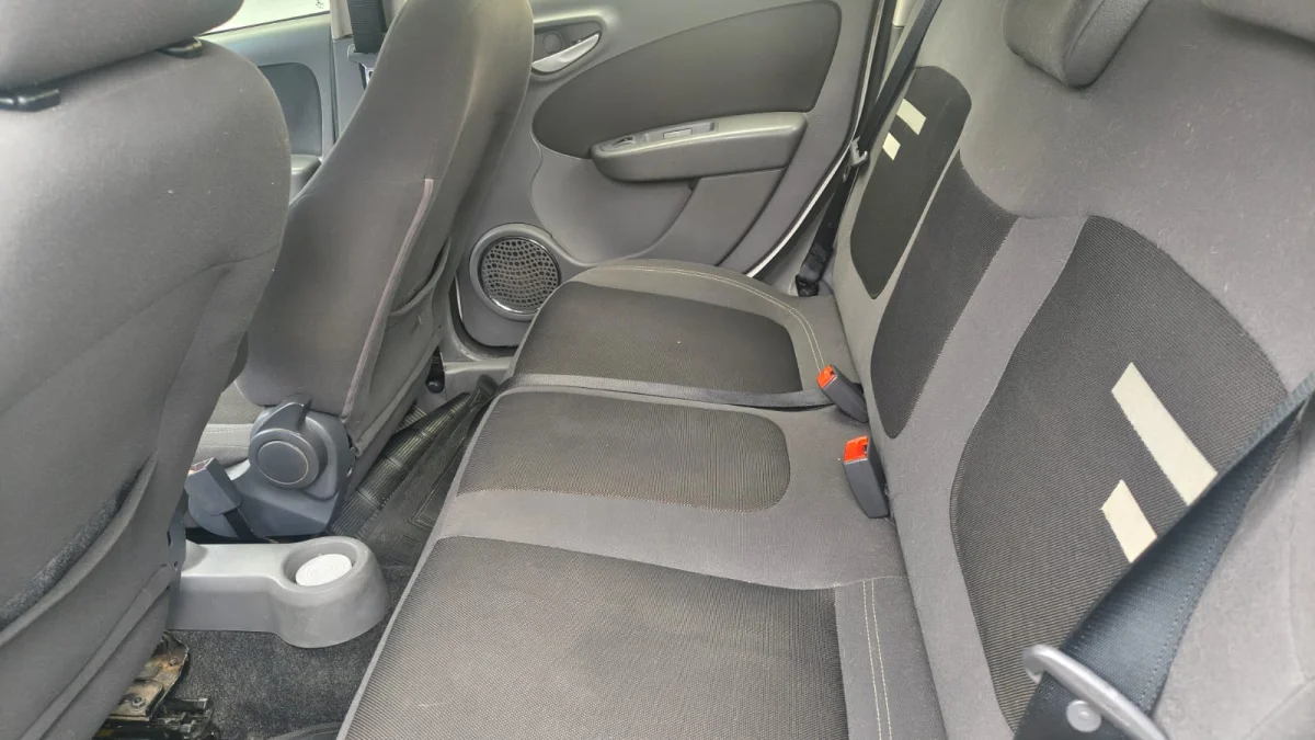 Grand Siena ESSENCE 1.6 Completo MANUAL 2013 - Imagem 8