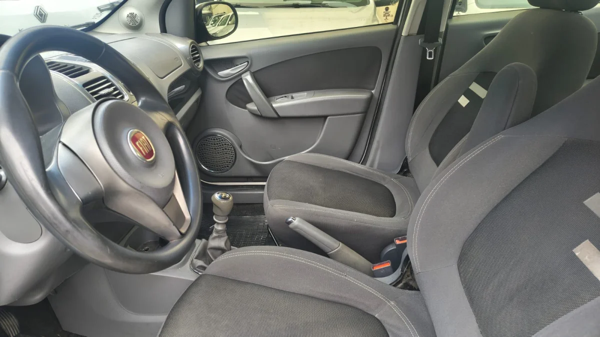 Grand Siena ESSENCE 1.6 Completo MANUAL 2013 - Imagem 10