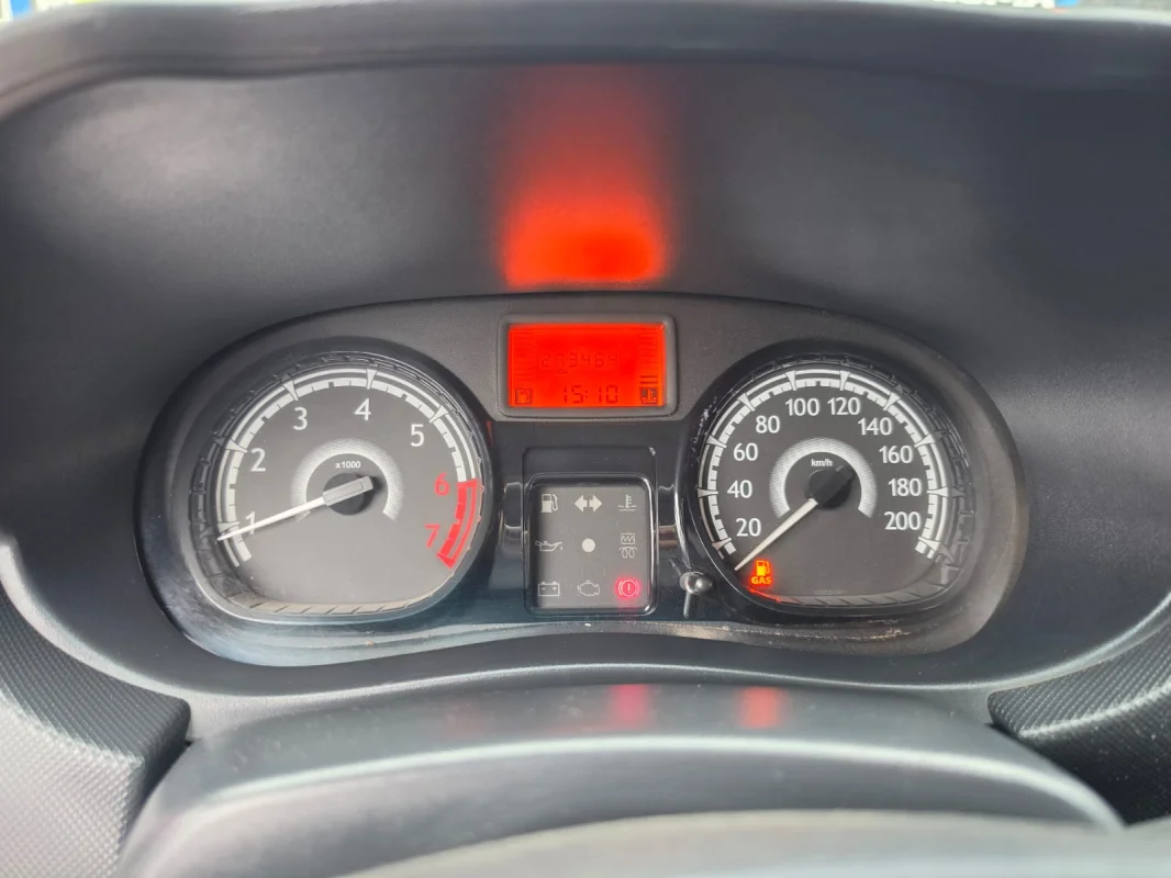 Sandero 1.0 c/ DIREÇÃO HIDRÁULICA MANUAL 2013 - Imagem 7