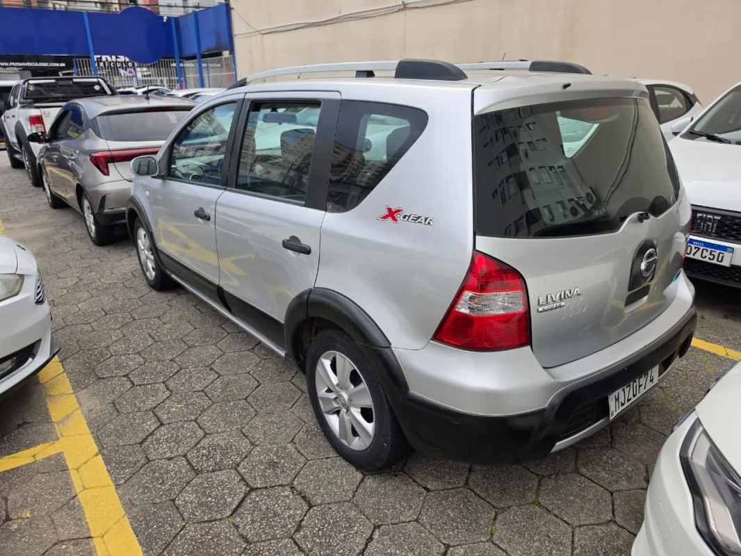 LIVINA X-GEAR SL/X-GEAR 1.8 Flex F. Automática 2013 - Imagem 2