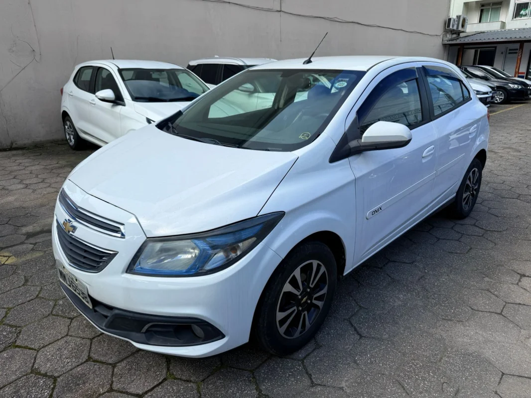 Onix LTZ 1.4 AUT 2015 - Imagem 5