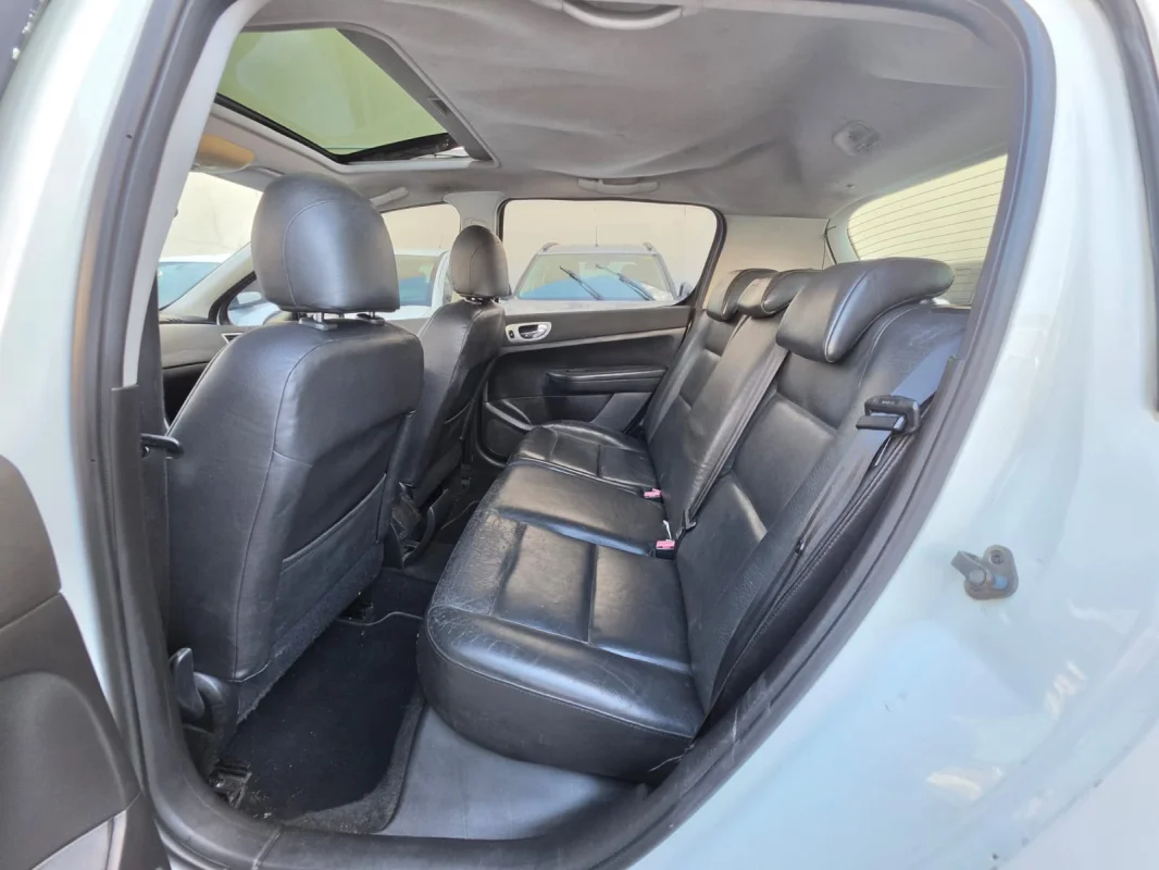 307 Premium 2.0 Aut. Completo com Teto 2012 - Imagem 8